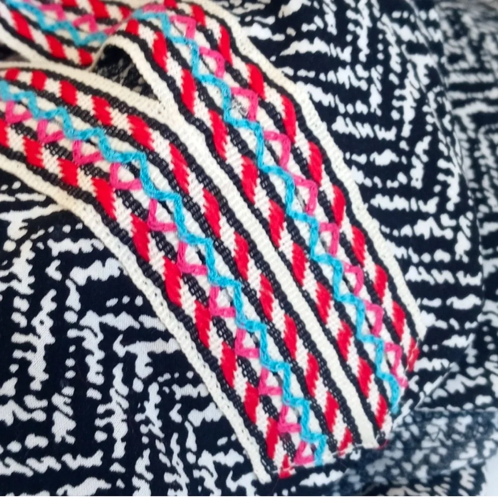 Daniel Rainn Women’s Rayon Bohemian Tribal Print 3/4 Sleeve V Neck Blouse M - Picture 5 of 16